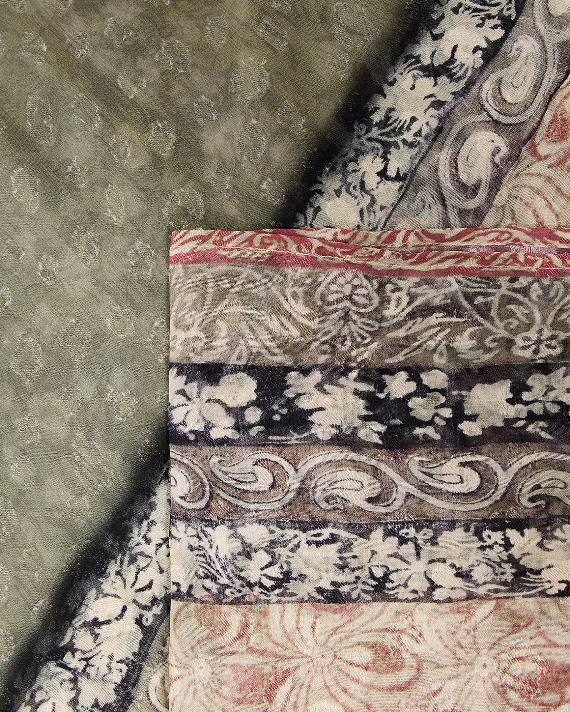 scarf_sentimental_4.webp Mes Demoiselles Paris Accessories^scarf Sentimental Patchprint